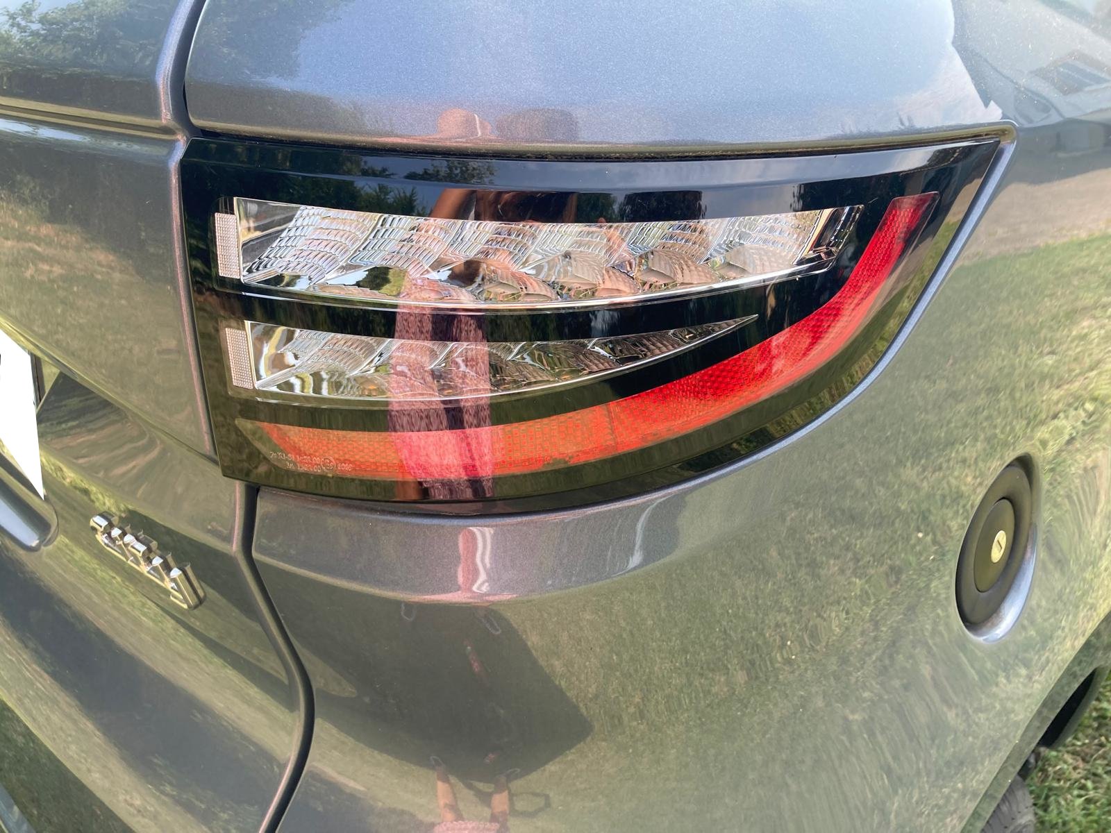 coche-sin-permiso-aixam-city-pack-luz-trasera-derecha